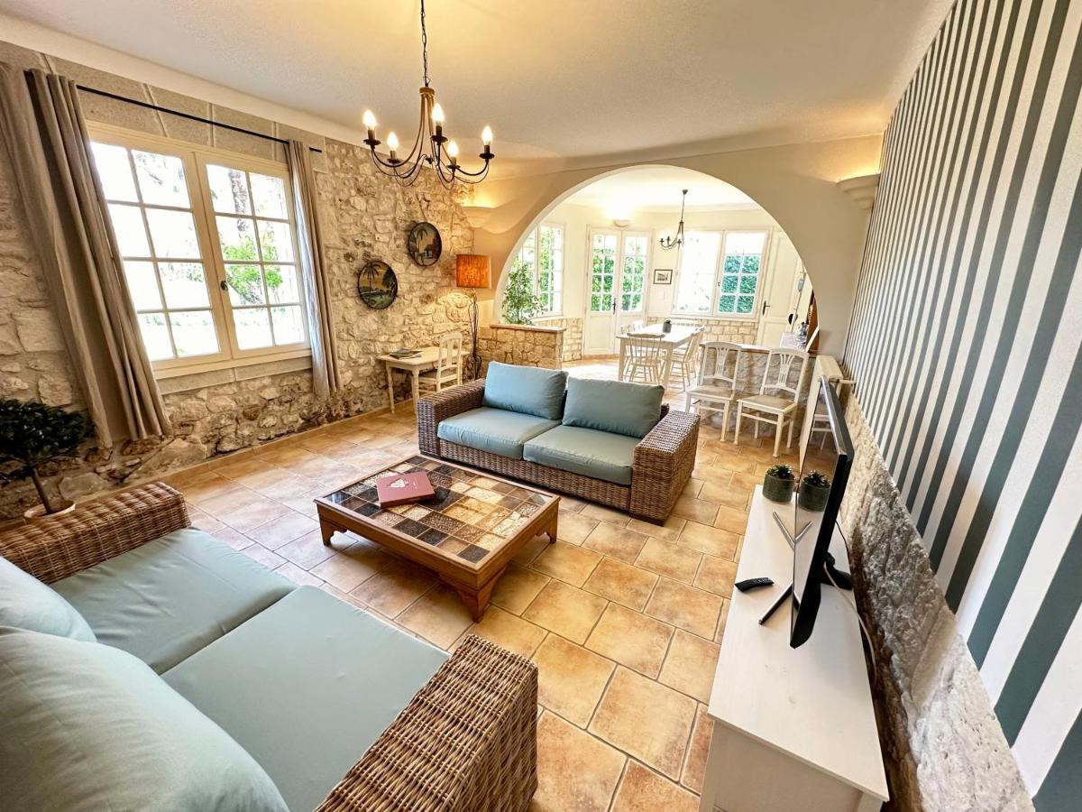 Gites Du Chateau De Panisseau Thenac  Luaran gambar